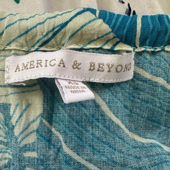 America & Beyond Women Side Slit V Neck Tropical Maxi Dress - Picture 8 of 10